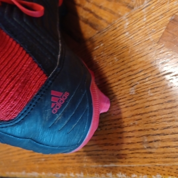 ADDIDAS Predator Soccer Cleats - Picture 8 of 9